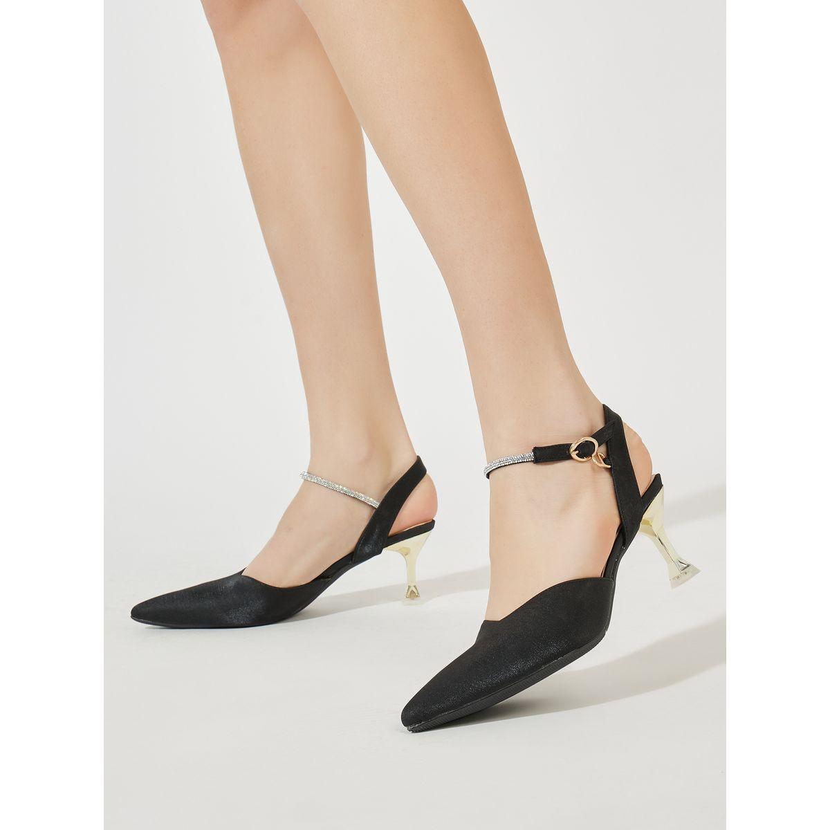 حذاء بامب بكعب منخفض مع سير بإبزيم غلق-women-shoes-heels-image-1