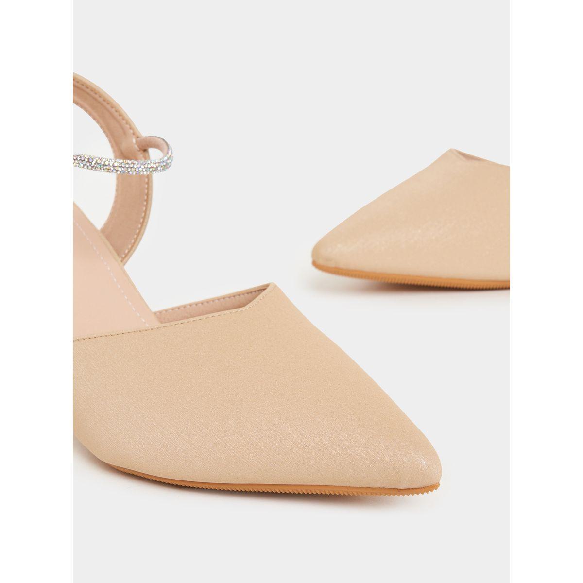 حذاء بامب بسير كاحل مرصع مع إبزيم غلق-women-shoes-heels-image-4