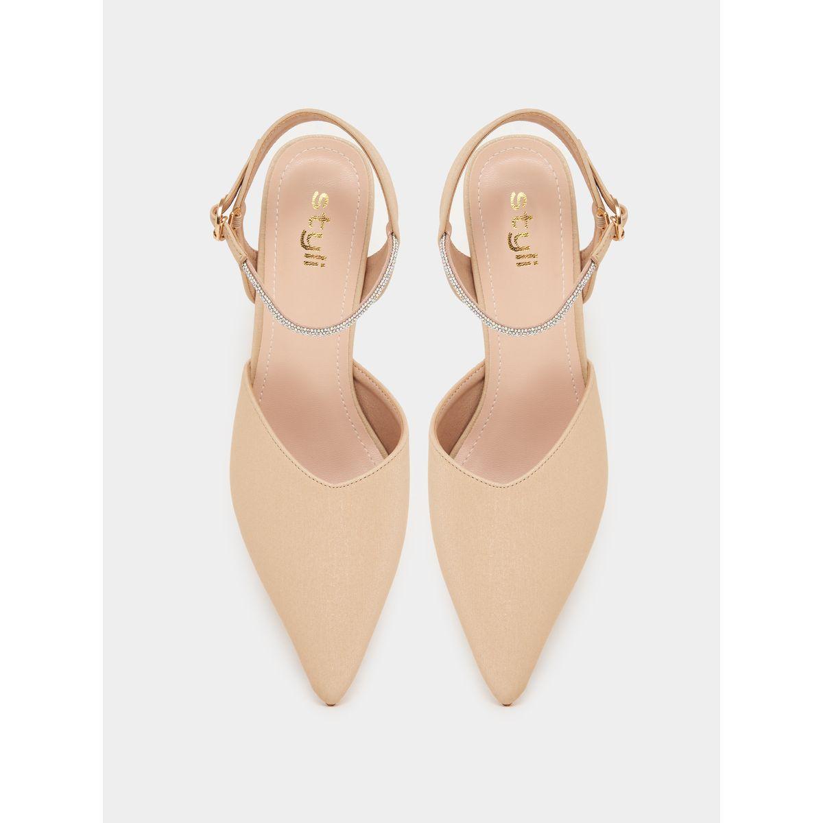 حذاء بامب بسير كاحل مرصع مع إبزيم غلق-women-shoes-heels-image-6