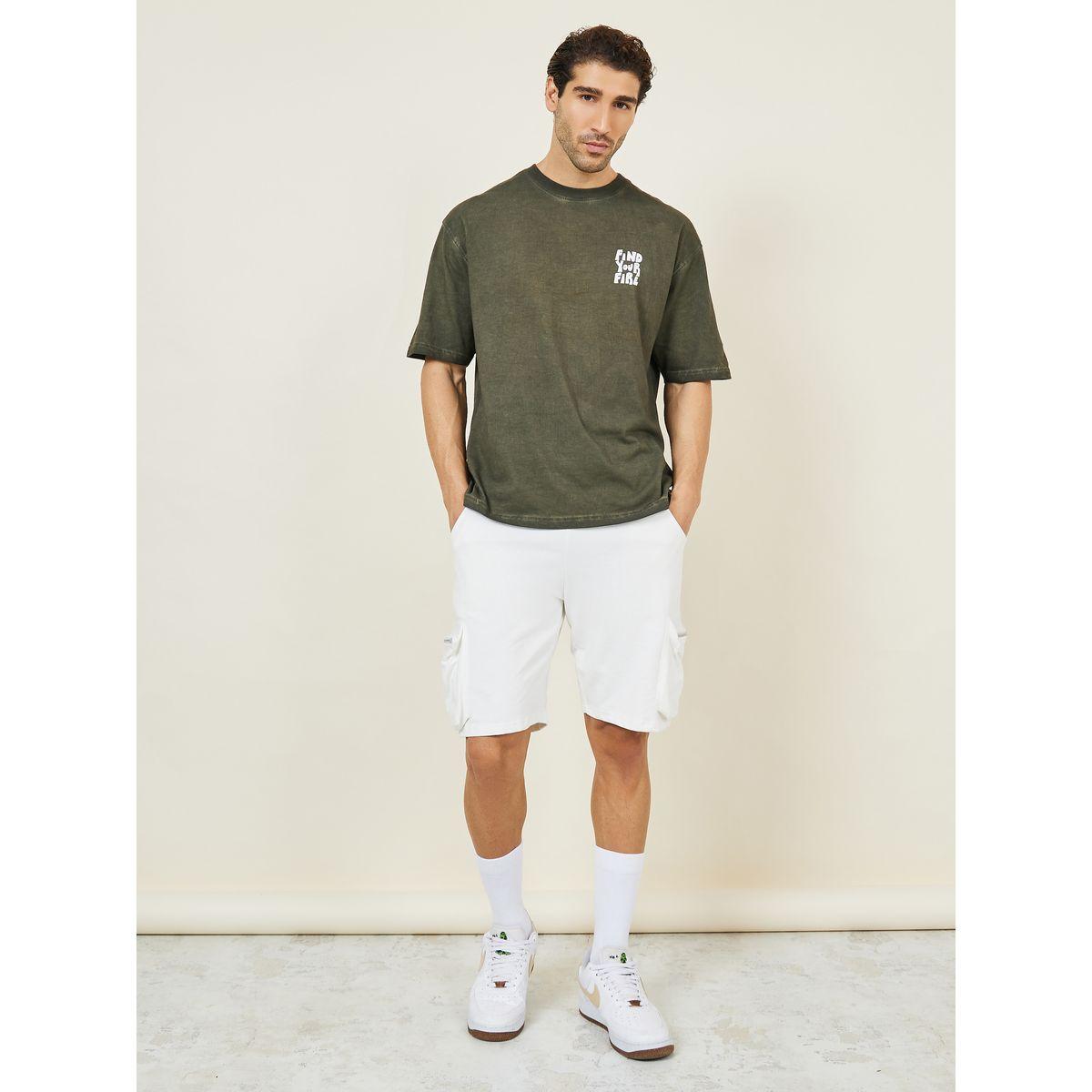 تيشيرت واسع بتفاصيل مشطوفة وطبعة كتابة-men-clothing-tshirtsandpolos-tshirts-image-2
