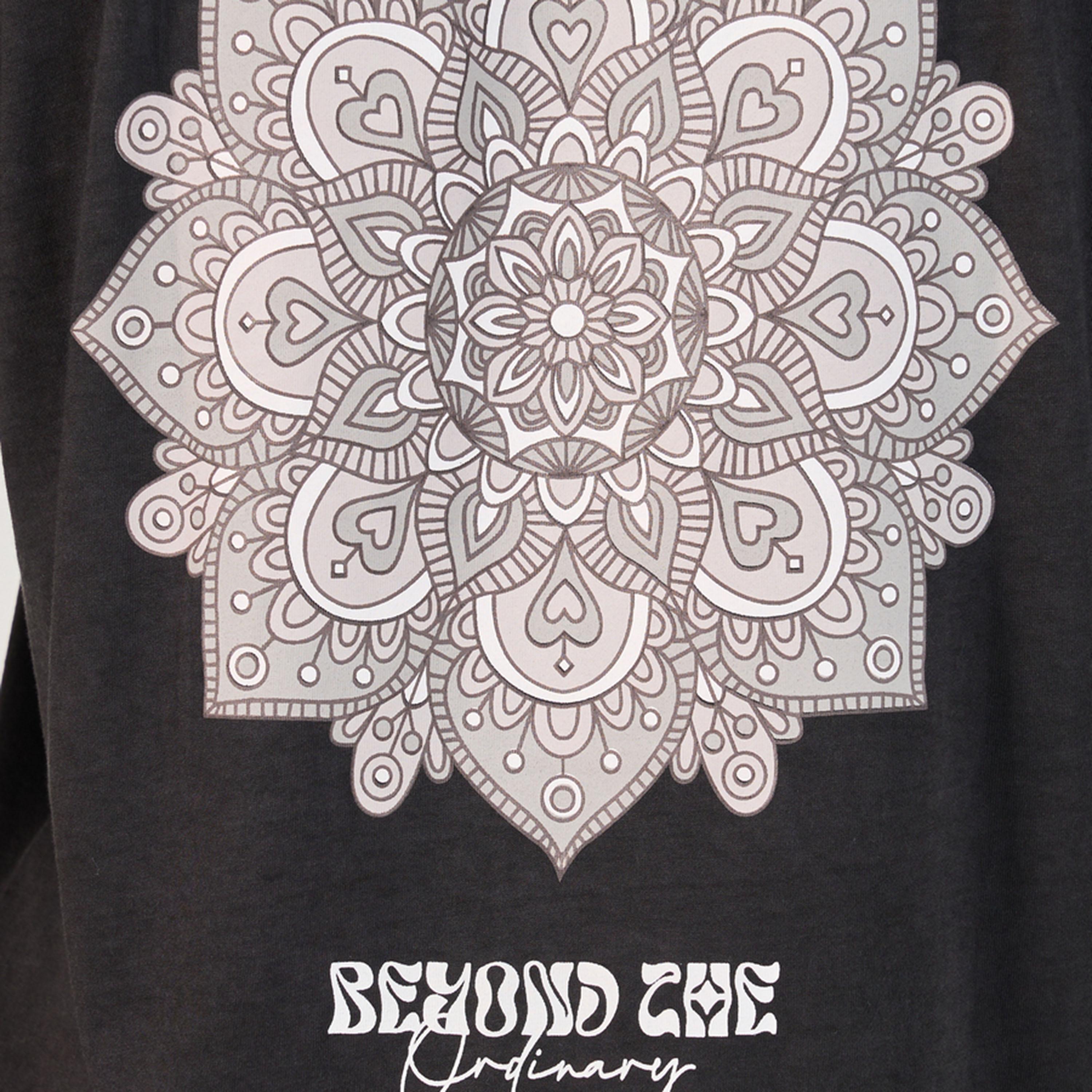ستايلي - تي شيرت كبير الحجم بطباعة جرافيكية على الظهر ومظهر باهت-men-clothing-tshirtsandpolos-tshirts-image-5