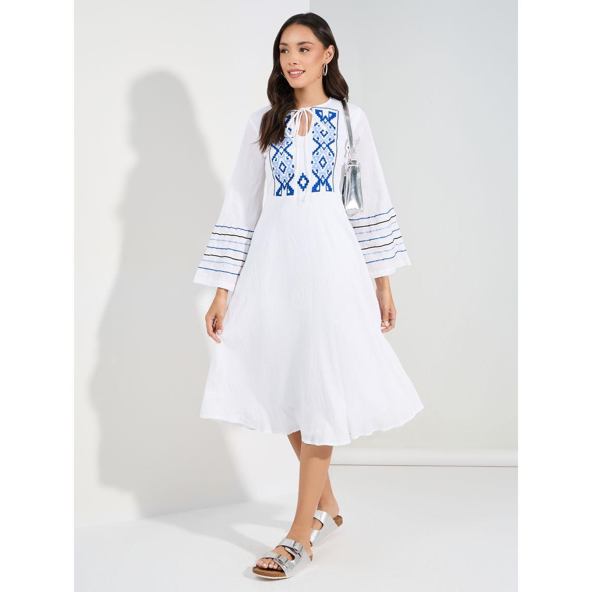 فستان ميدي مُطرّز مع ياقة باربطة-women-clothing-dresses-image-1