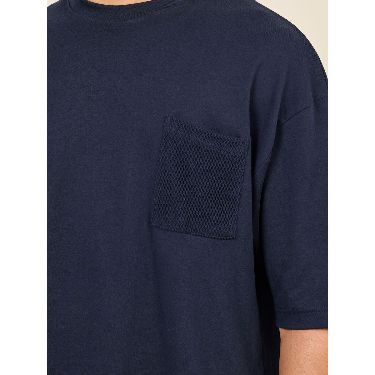 تيشيرت بقصة بوكسي وتفاصيل كروشيه-men-clothing-tshirtsandpolos-tshirts-image-3
