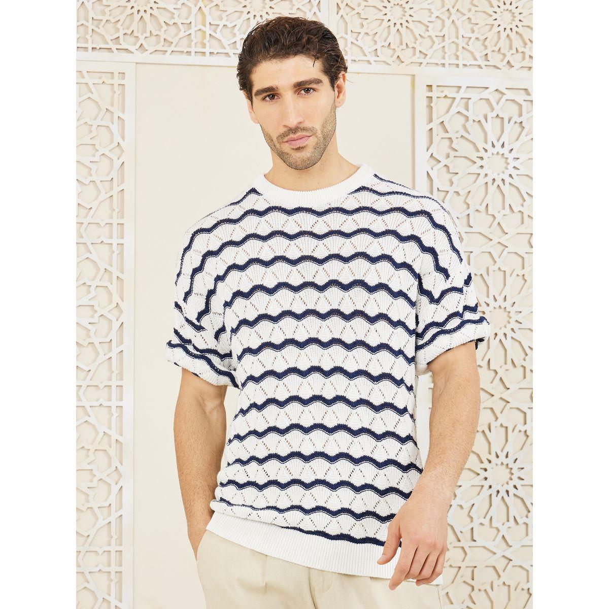 تيشيرت واسع محبوك بتفاصيل كروشيه-men-clothing-tshirtsandpolos-tshirts-image-1