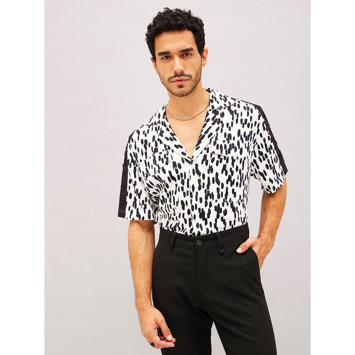 تيشيرت بقصة مريحة وطبعة مجردة ماسكلن ساسافراس × ستايلي-men-clothing-shirts-image-1