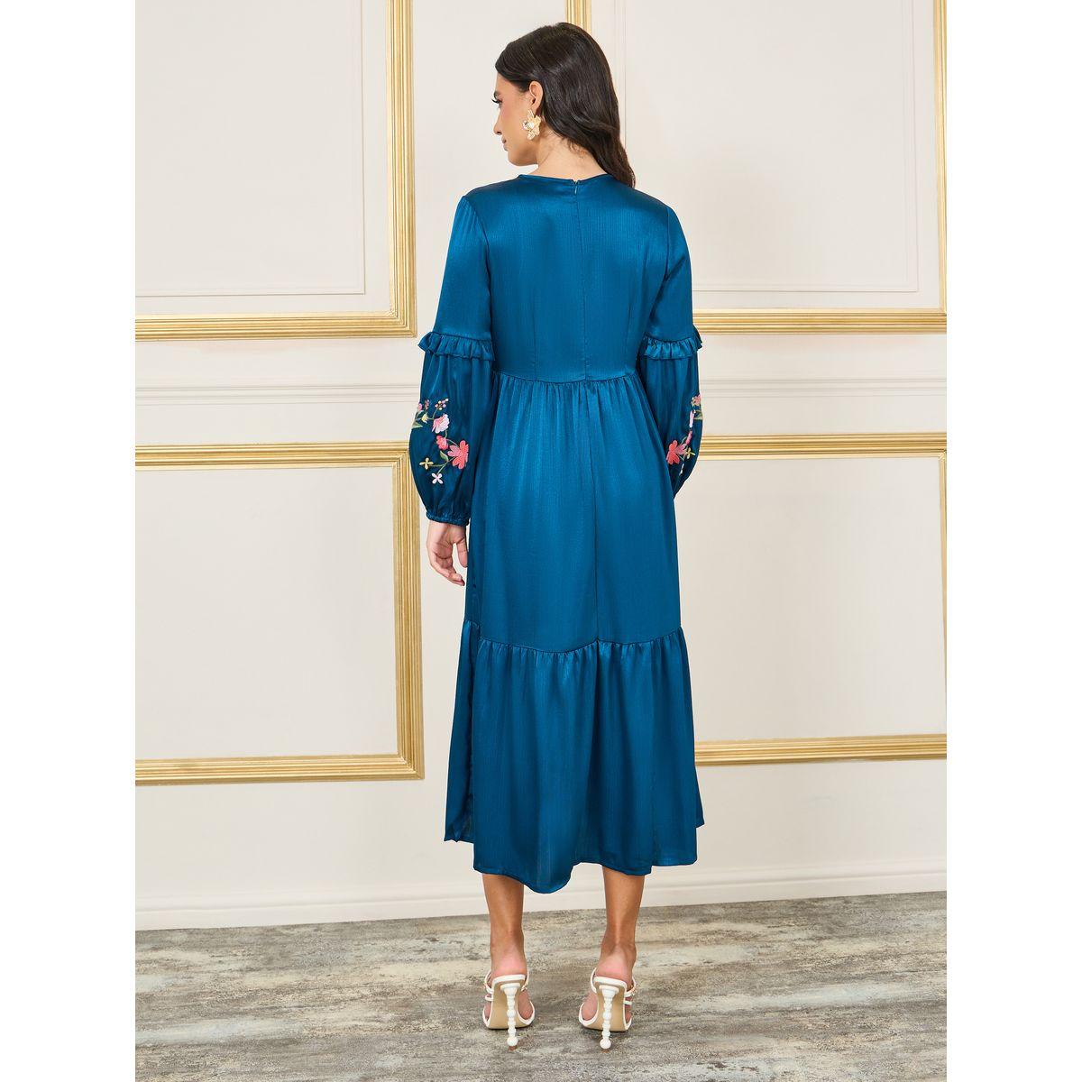 فستان ميدي ساتان بكسرات وزهور مُطرّزة-women-clothing-dresses-image-4
