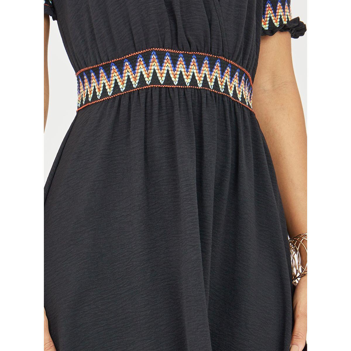 فستان ميدي بتفاصيل مُطرّزة-women-clothing-dresses-image-3