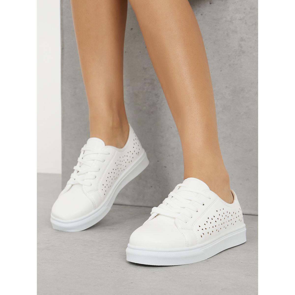 حذاء سنيكرز برباط غلق وفتحات-women-shoes-loafersandmoccasins-image-1