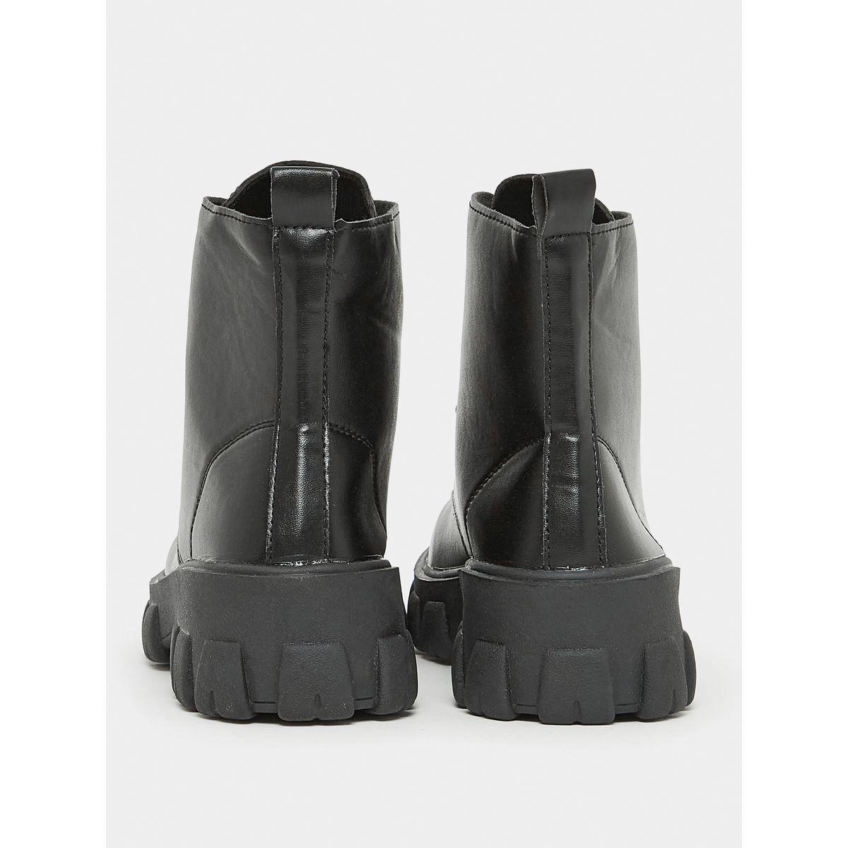 حذاء بوت شانكي برباط غلق-women-shoes-boots-image-4