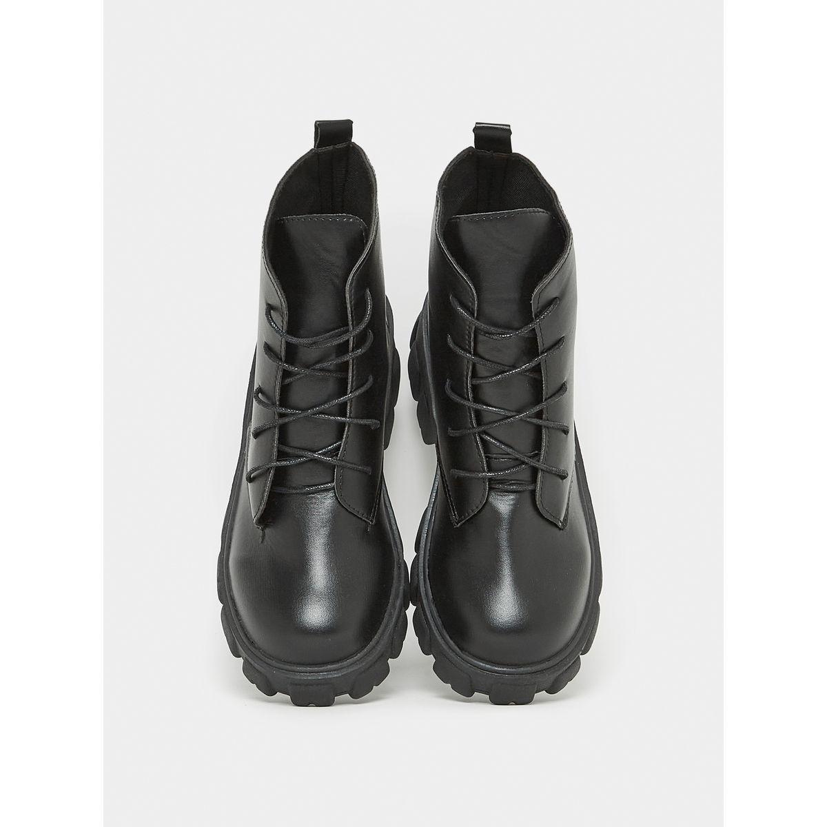 حذاء بوت شانكي برباط غلق-women-shoes-boots-image-5