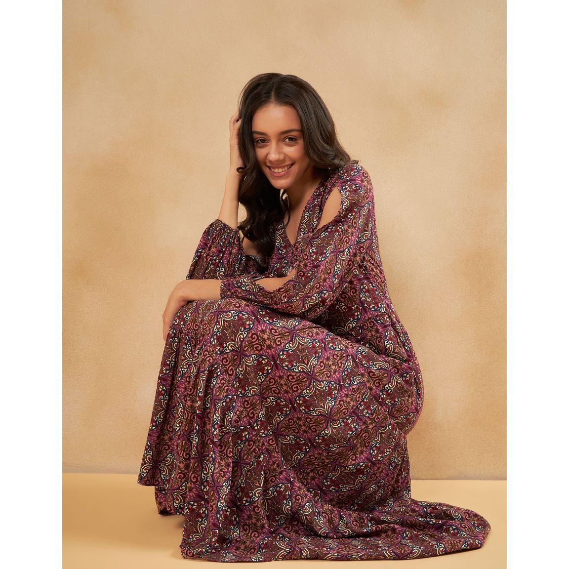 فستان طويل بكسرات واكمام بشق فِميلا × ستايلي-women-clothing-dresses-image-5