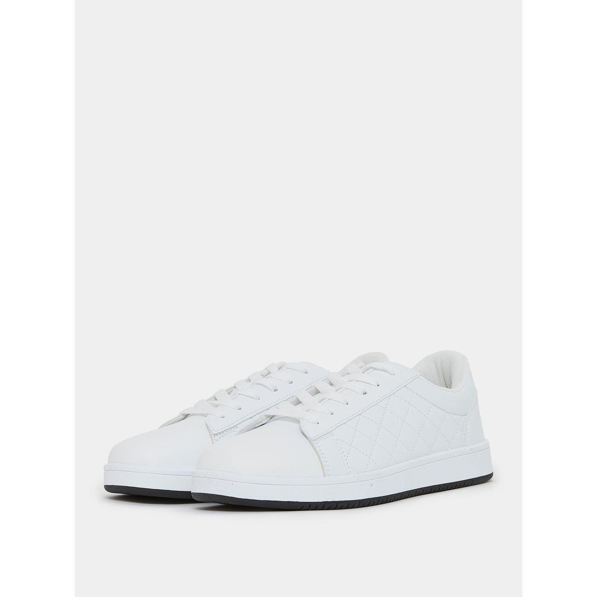 حذاء سنيكرز برباط غلق ودرزات-women-shoes-sneakers-image-3