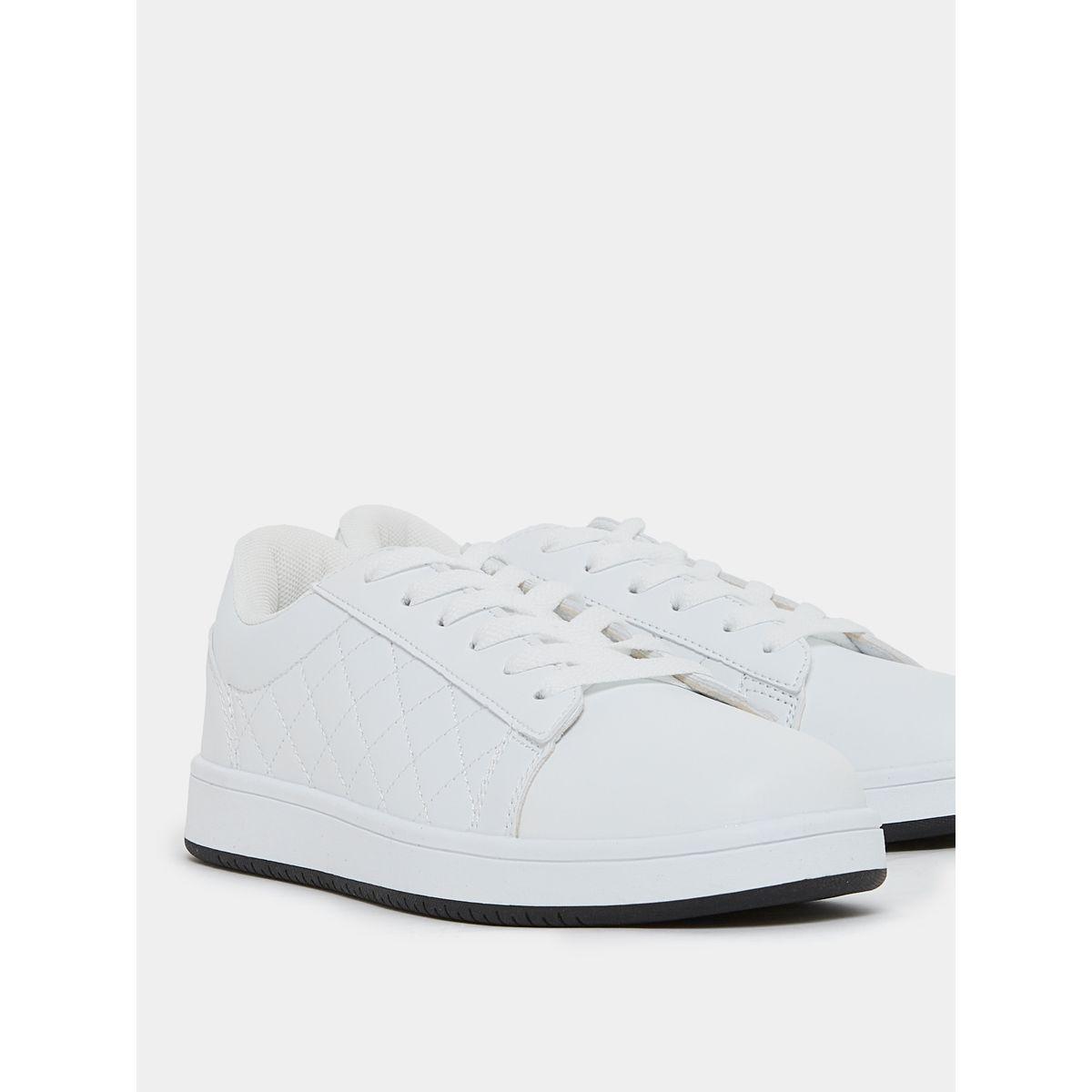 حذاء سنيكرز برباط غلق ودرزات-women-shoes-sneakers-image-4