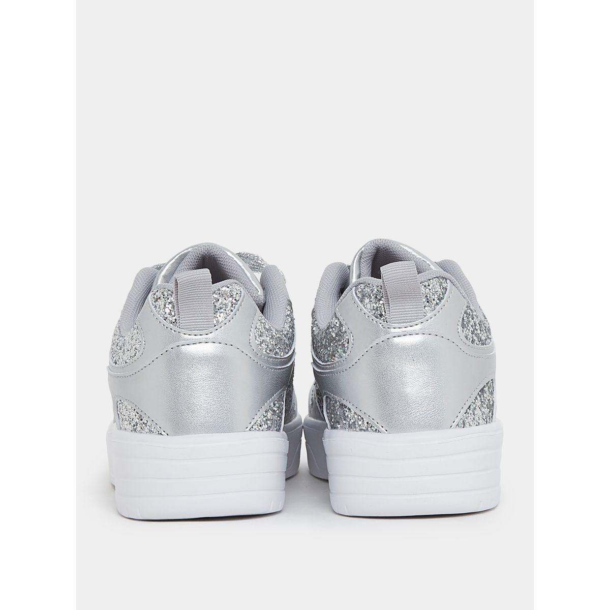 حذاء سنيكرز بتفاصيل براقة ورباط غلق-women-shoes-sneakers-image-5