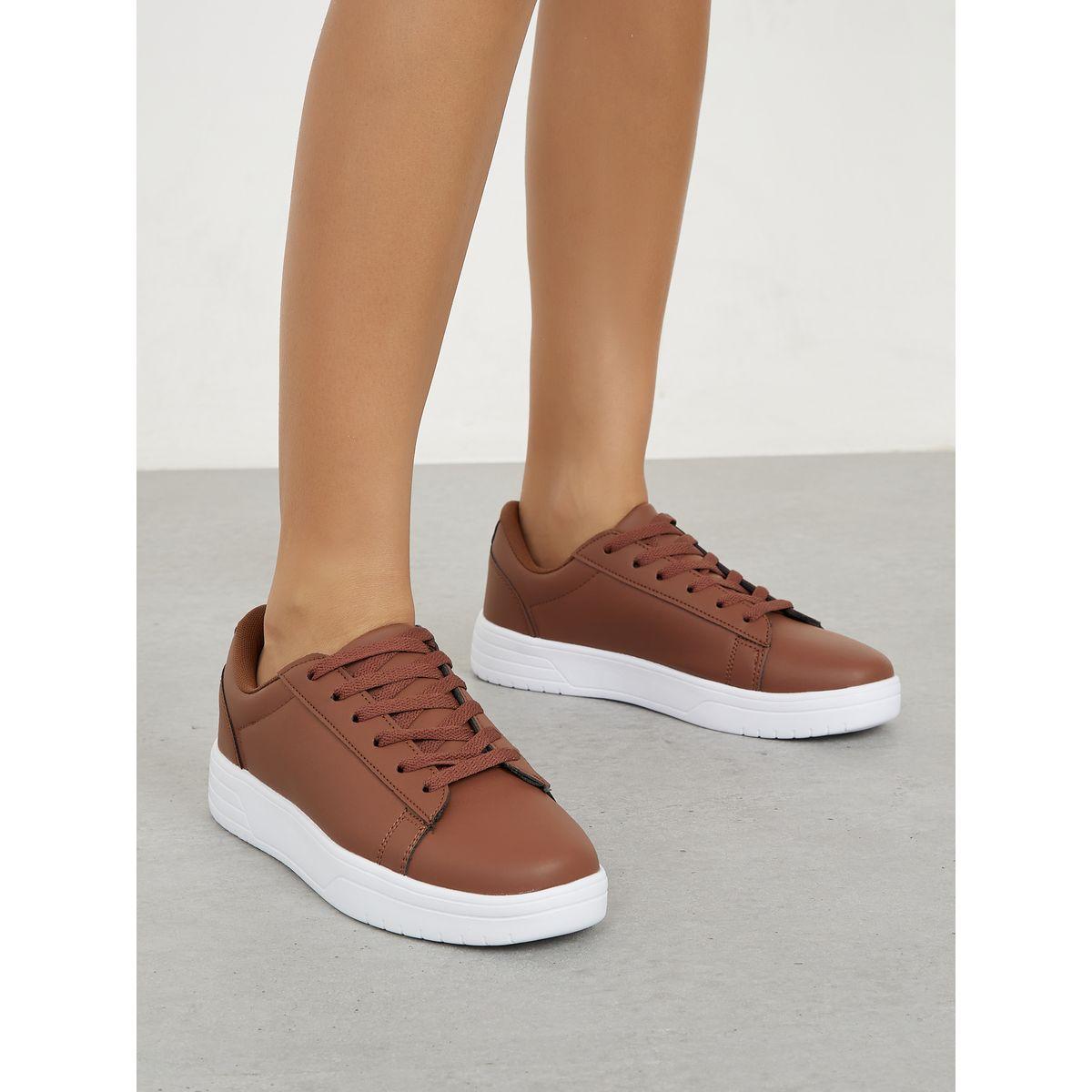 حذاء جلد صناعي ورباط غلق-women-shoes-sneakers-image-1