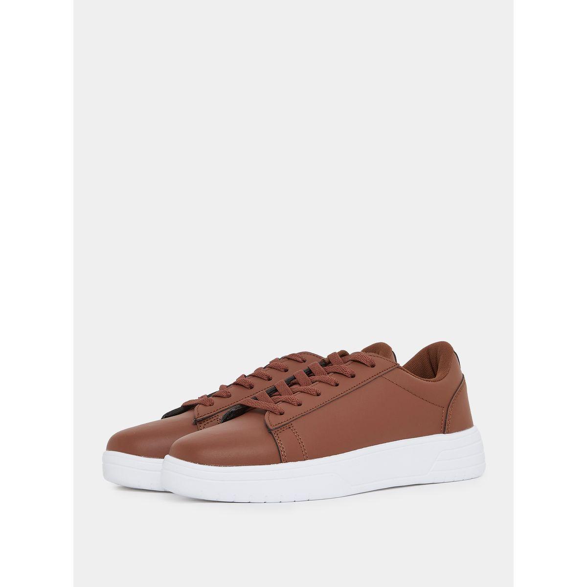 حذاء جلد صناعي ورباط غلق-women-shoes-sneakers-image-3