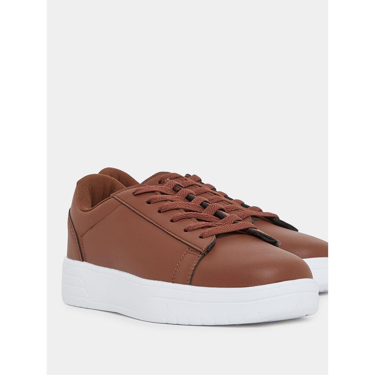 حذاء جلد صناعي ورباط غلق-women-shoes-sneakers-image-4