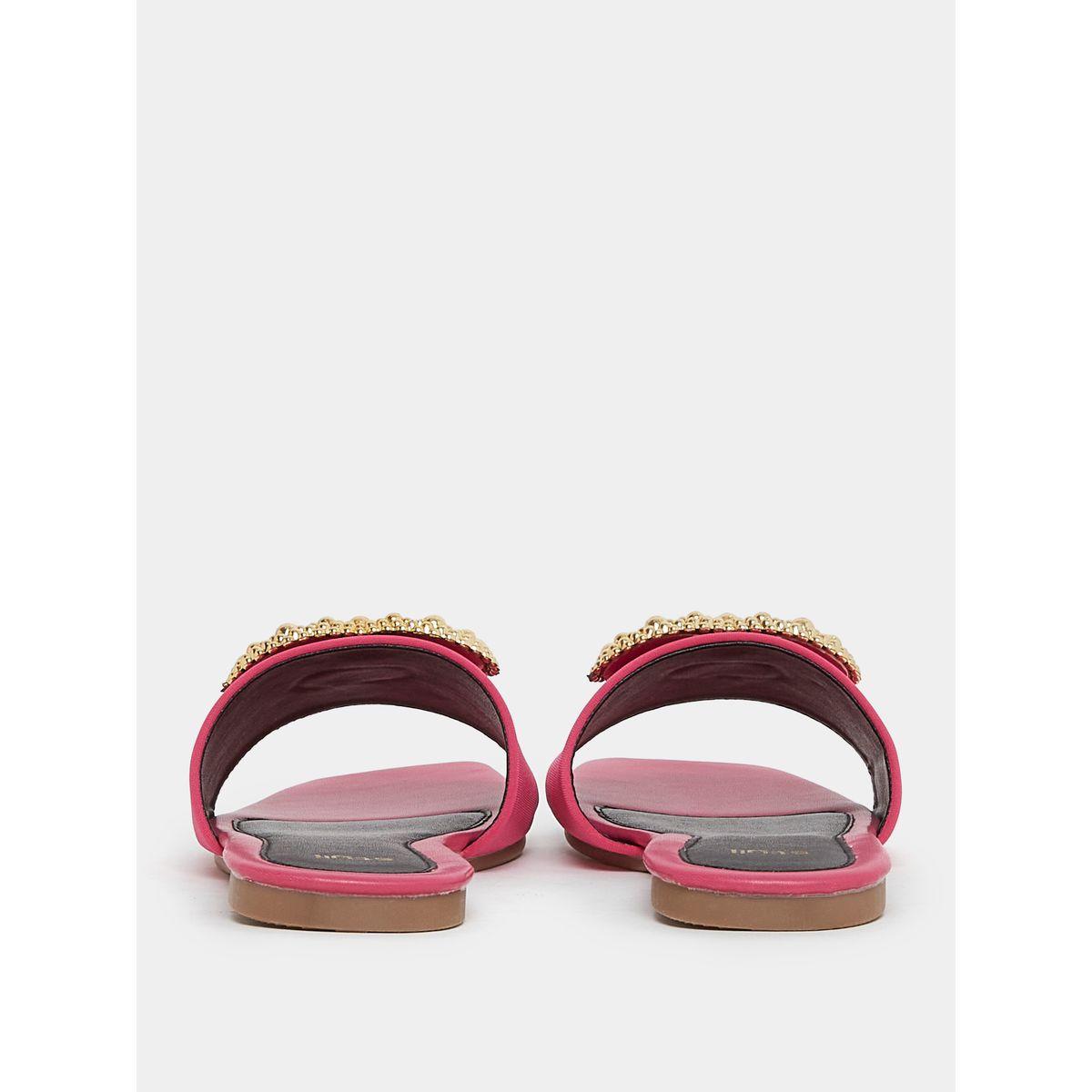 صندل فلات بتفاصيل براقة وسهل الارتداء-women-shoes-sandals-flats-image-5