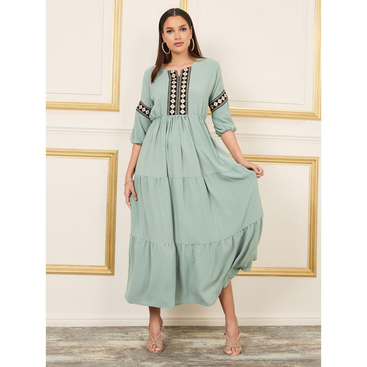فستان طويل بكسرات وتفاصيل مُطرّزة-women-clothing-dresses-image-1