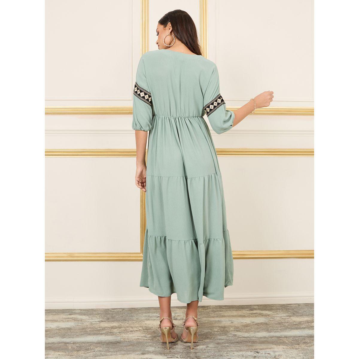 فستان طويل بكسرات وتفاصيل مُطرّزة-women-clothing-dresses-image-4
