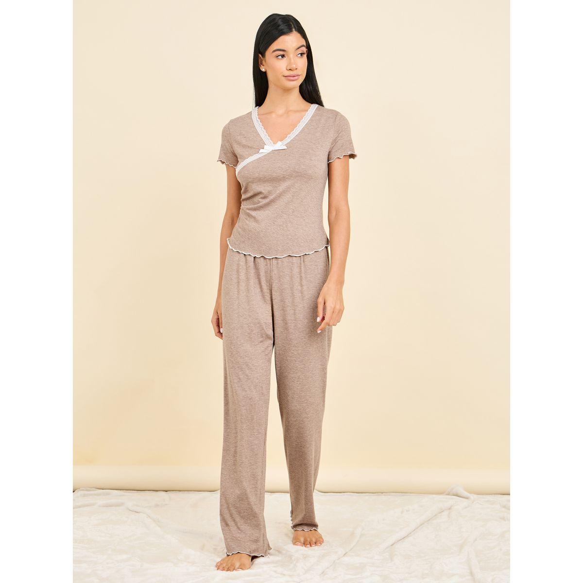 طقم من بنطال بيجاما وتيشيرت بتداخلات دانتيل-women-clothing-nightwear-pyjamas-longsets-image-2