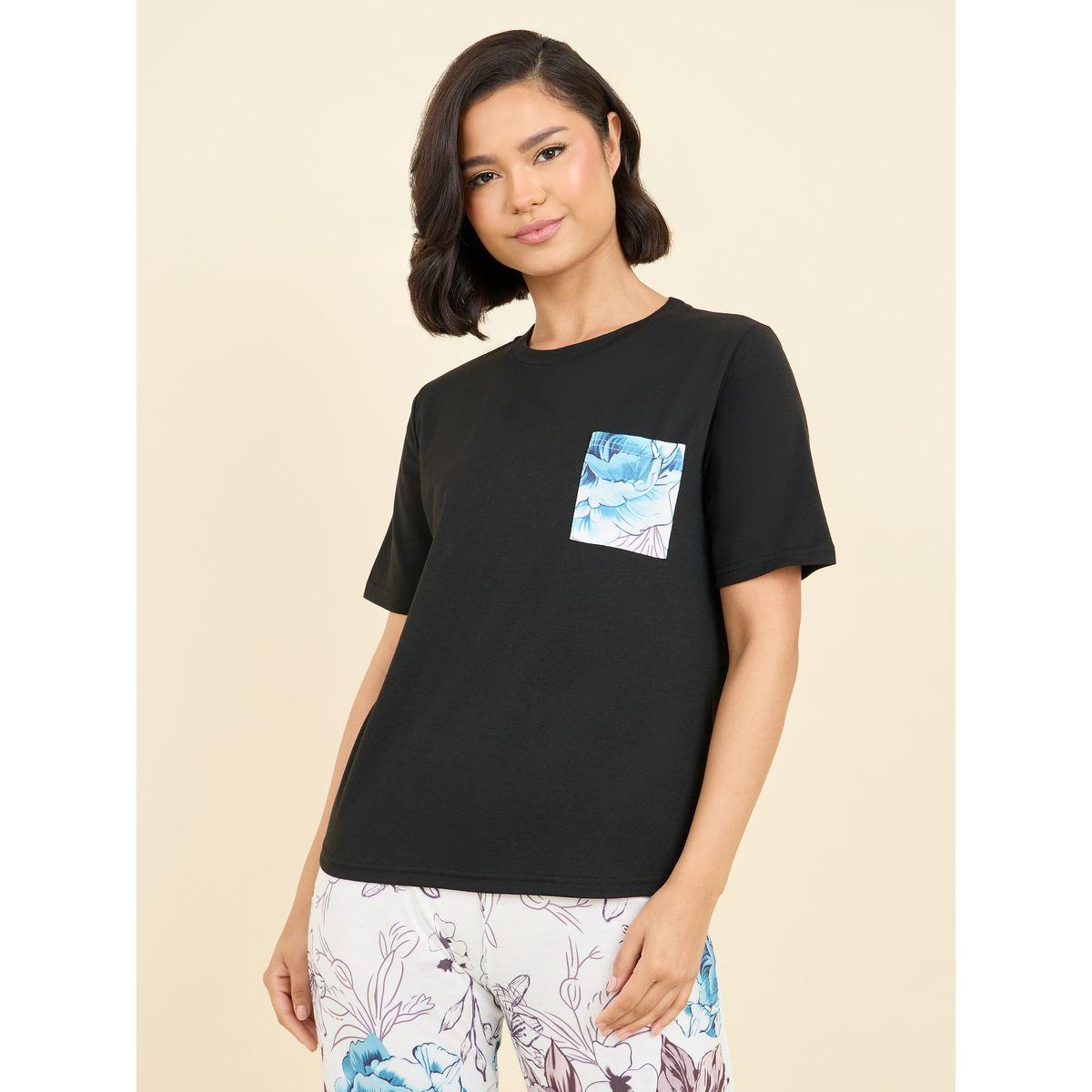 Styli Unwind Sketch Floral Print Pocket Detail T-shirt and Pyjama Set-women-clothing-nightwear-pyjamas-longsets-image-2
