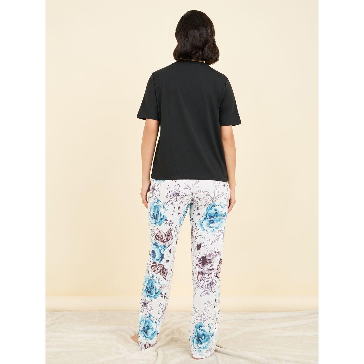 Styli Unwind Sketch Floral Print Pocket Detail T-shirt and Pyjama Set-women-clothing-nightwear-pyjamas-longsets-image-4