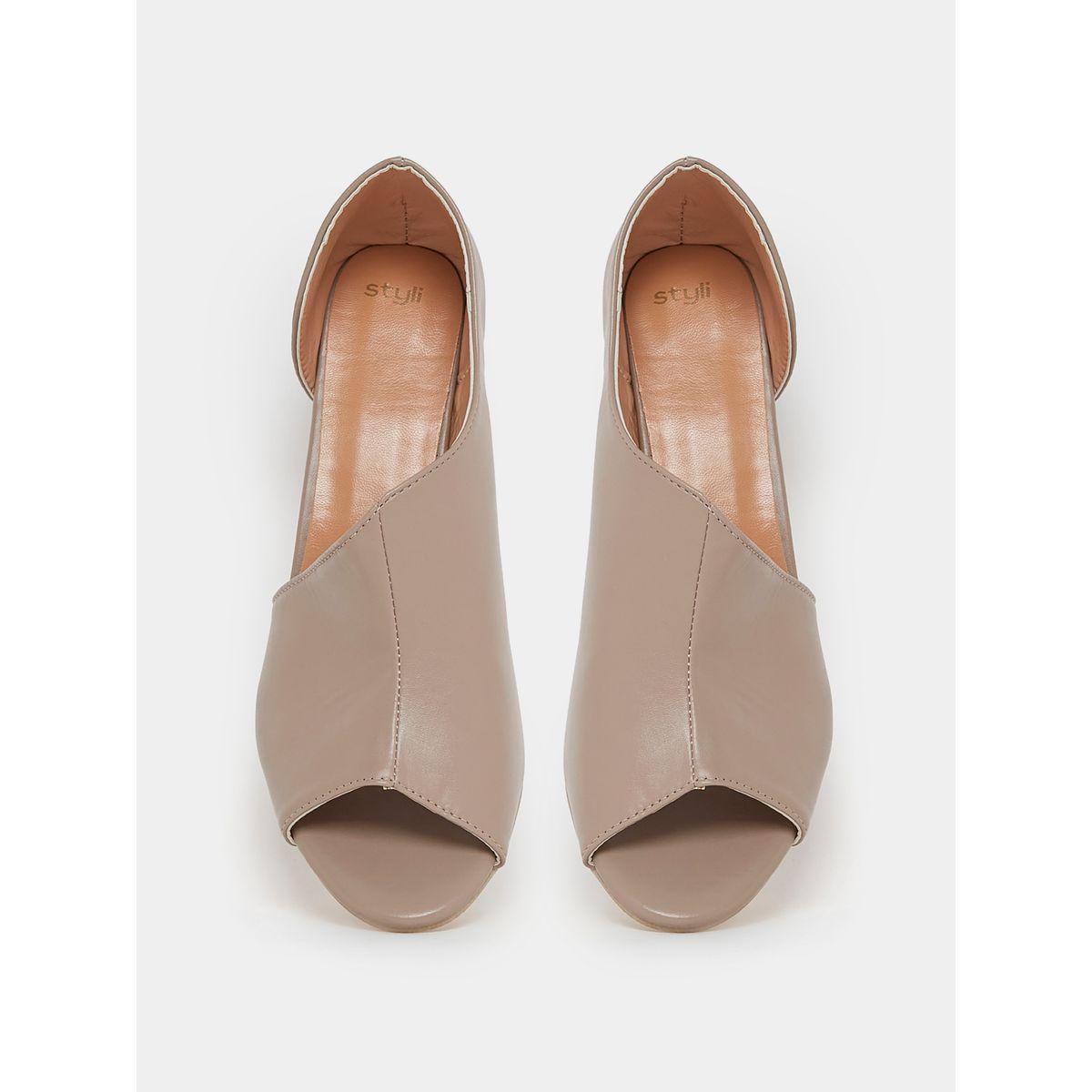 Styli Diagonal Wide Strap Block Heel Sandals-women-shoes-heels-image-6
