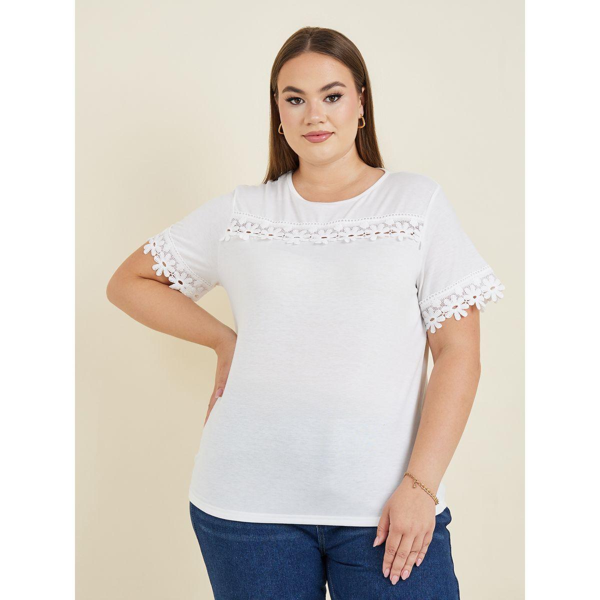 تيشيرت بمقاس كبير وتفاصيل دانتيل مع اكمام قصيرة-women-clothing-tshirts-image-1