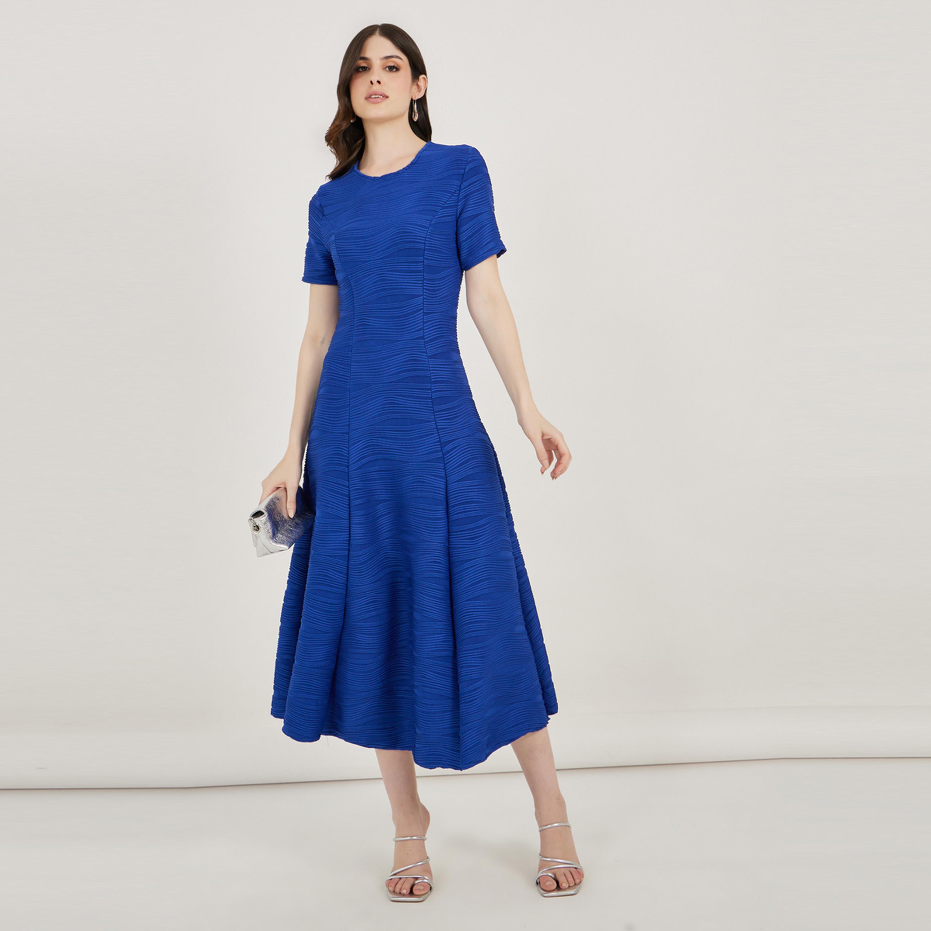 ستايلي - فستان متوسط الطول بقصة A مع كسرة مربعة-women-clothing-dresses-image-4