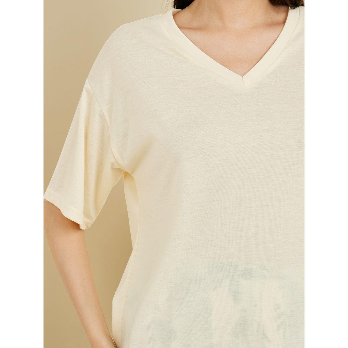 Styli Unwind Solid V Neck Drop Shoulder T-shirt and Tropical Print Pyjama Set-women-clothing-nightwear-pyjamas-longsets-image-4