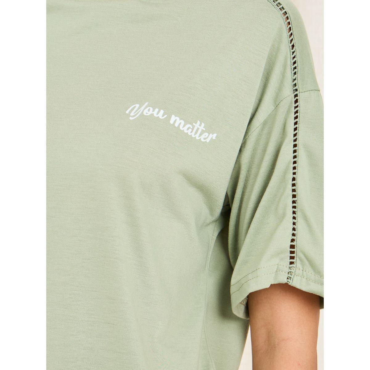 Styli Unwind Lace Ladder Insert Slogan Print Drop Shoulder T-Shirt and Floral Print Pyjama Set-women-clothing-nightwear-pyjamas-longsets-image-4