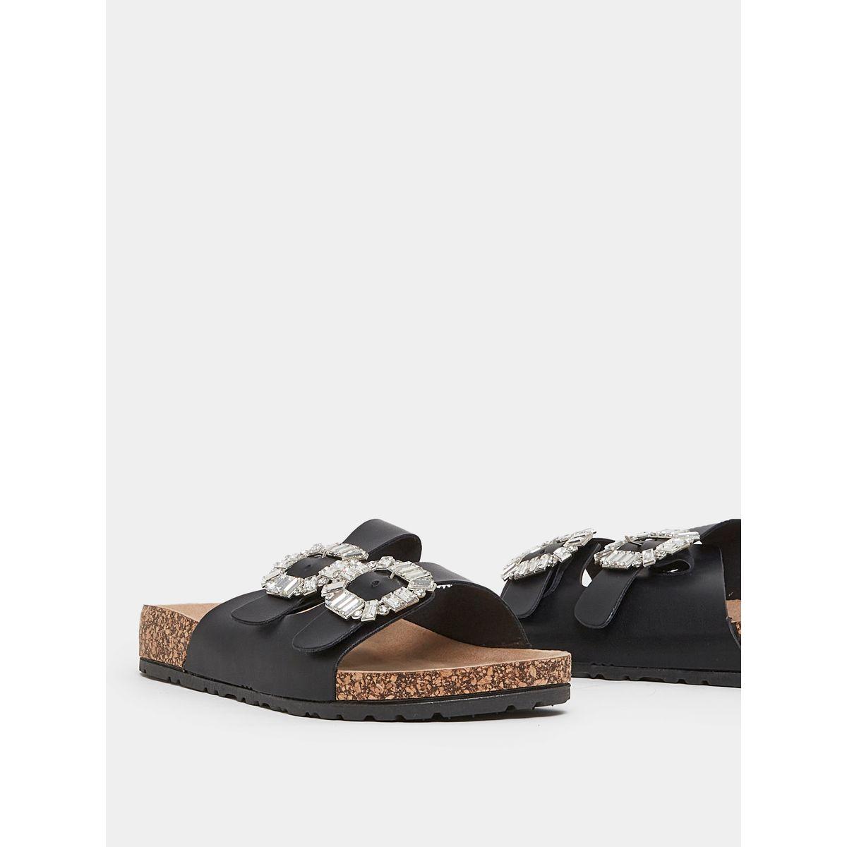 صندل فلات بتفاصيل إبزيم غلق-women-shoes-sandals-flats-image-4