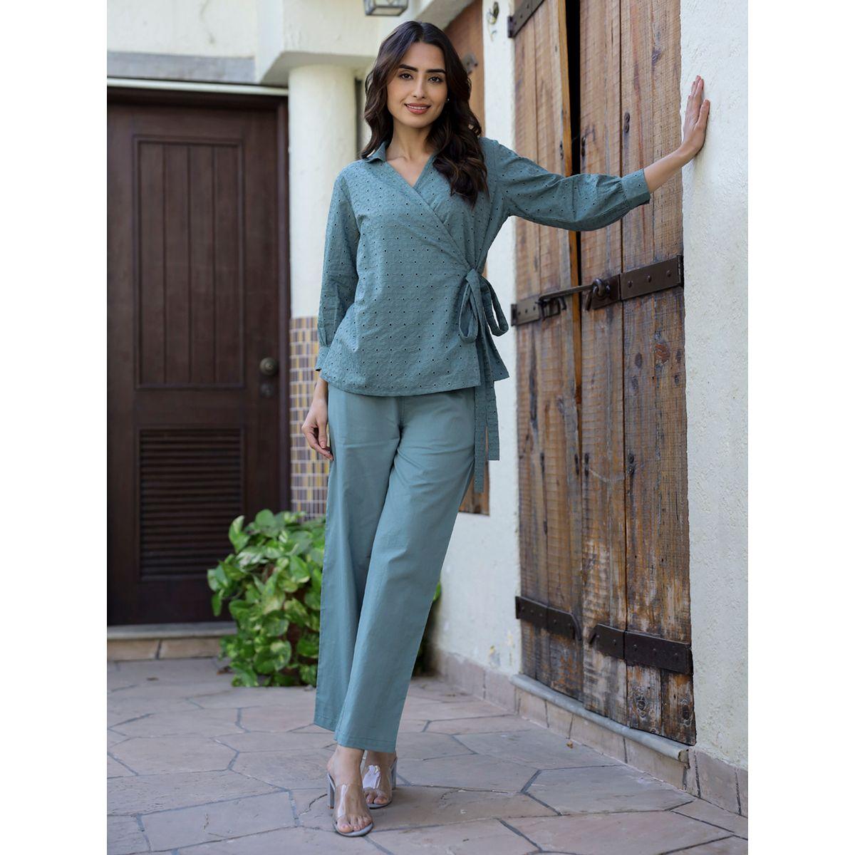 طقم منسق من بنطال مع بلوزة بنمط لف سانسكريتي هومز × ستايلي-women-clothing-coordsets-image-3