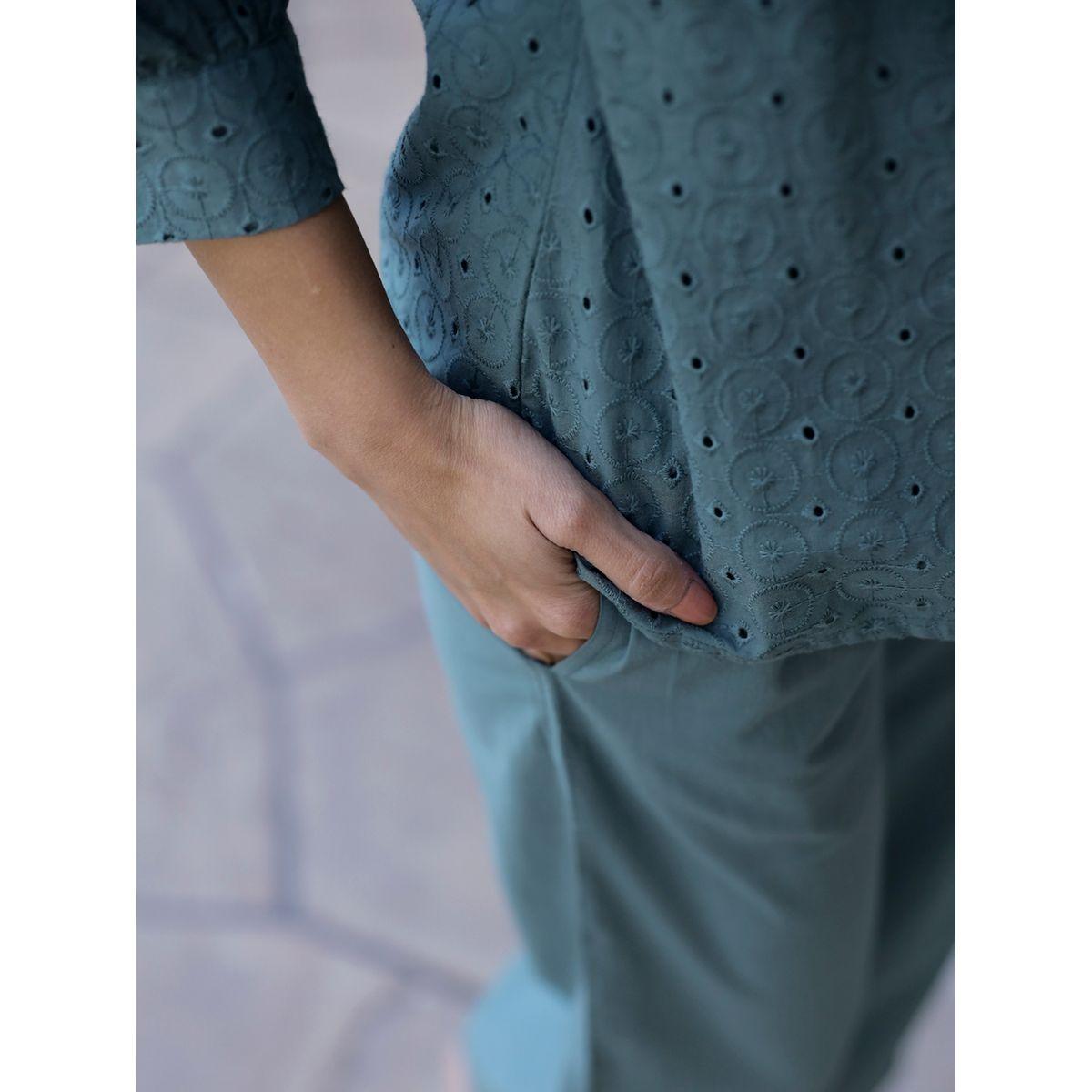 طقم منسق من بنطال مع بلوزة بنمط لف سانسكريتي هومز × ستايلي-women-clothing-coordsets-image-8