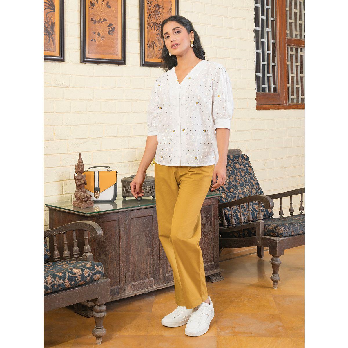 طقم منسق من بنطال وبلوزة بتفاصيل مُطرّزة سانسكريتي هومز × ستايلي-women-clothing-coordsets-image-2