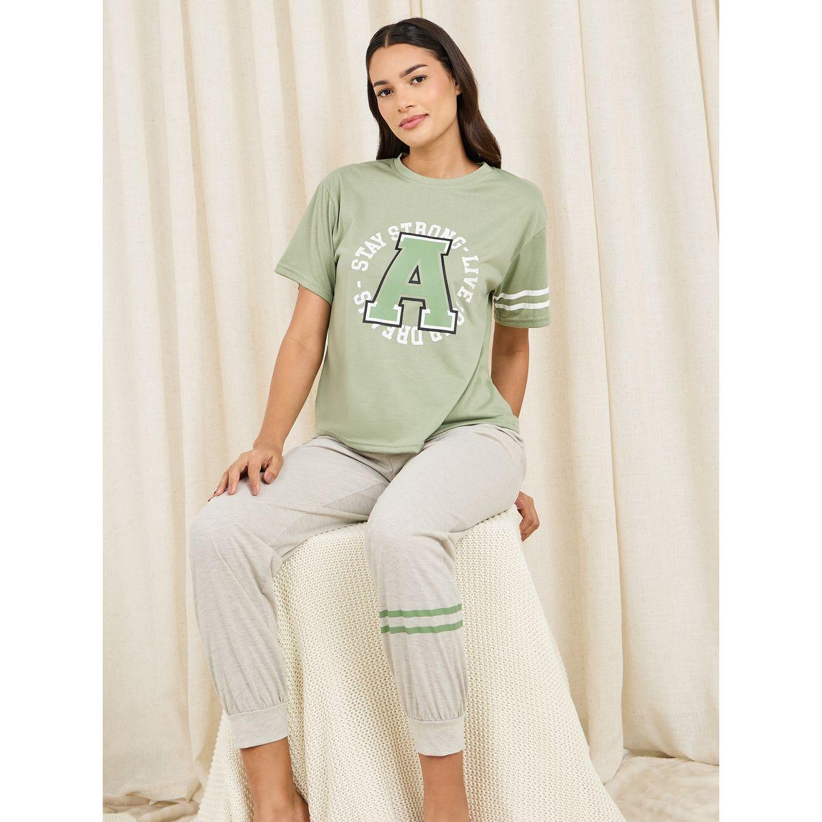 طقم من بنطال بيجاما مع تيشيرت باكتاف منخفضة-women-clothing-nightwear-pyjamas-longsets-image-1