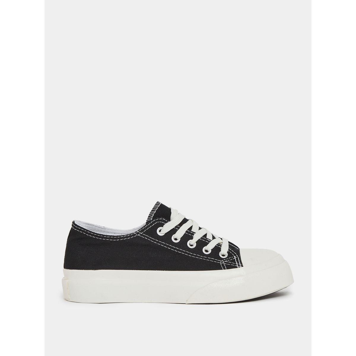 حذاء سنيكرز بتفاصيل مدروزة ورباط غلق-women-shoes-sneakers-image-2