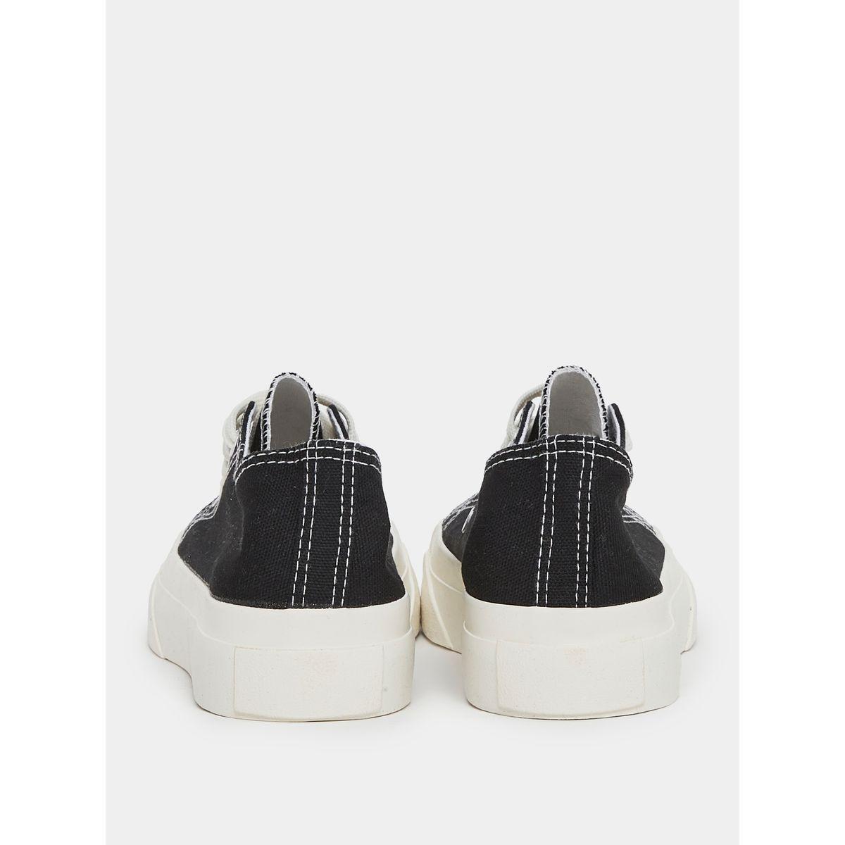 حذاء سنيكرز بتفاصيل مدروزة ورباط غلق-women-shoes-sneakers-image-5