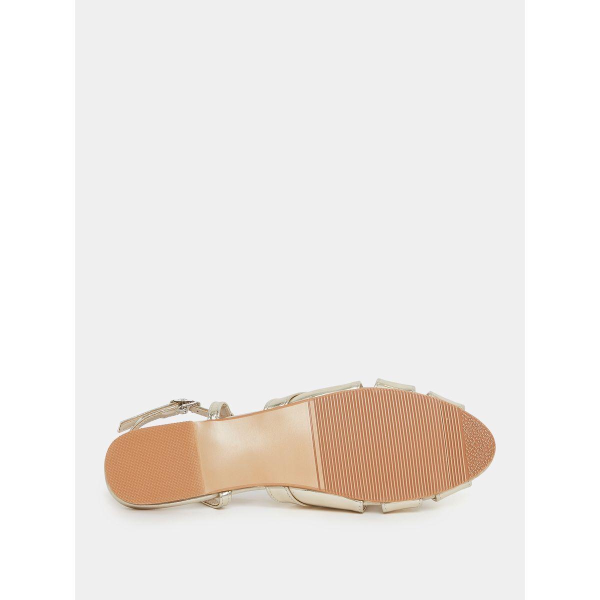 صندل فلات مزين بزهور وإبزيم غلق-women-shoes-heels-image-7