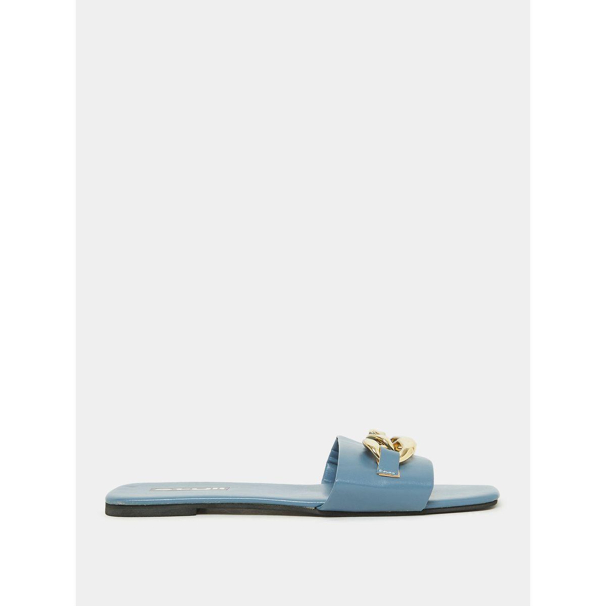 صندل فلات مزين بحلية معدنية-women-shoes-sandals-flats-image-2
