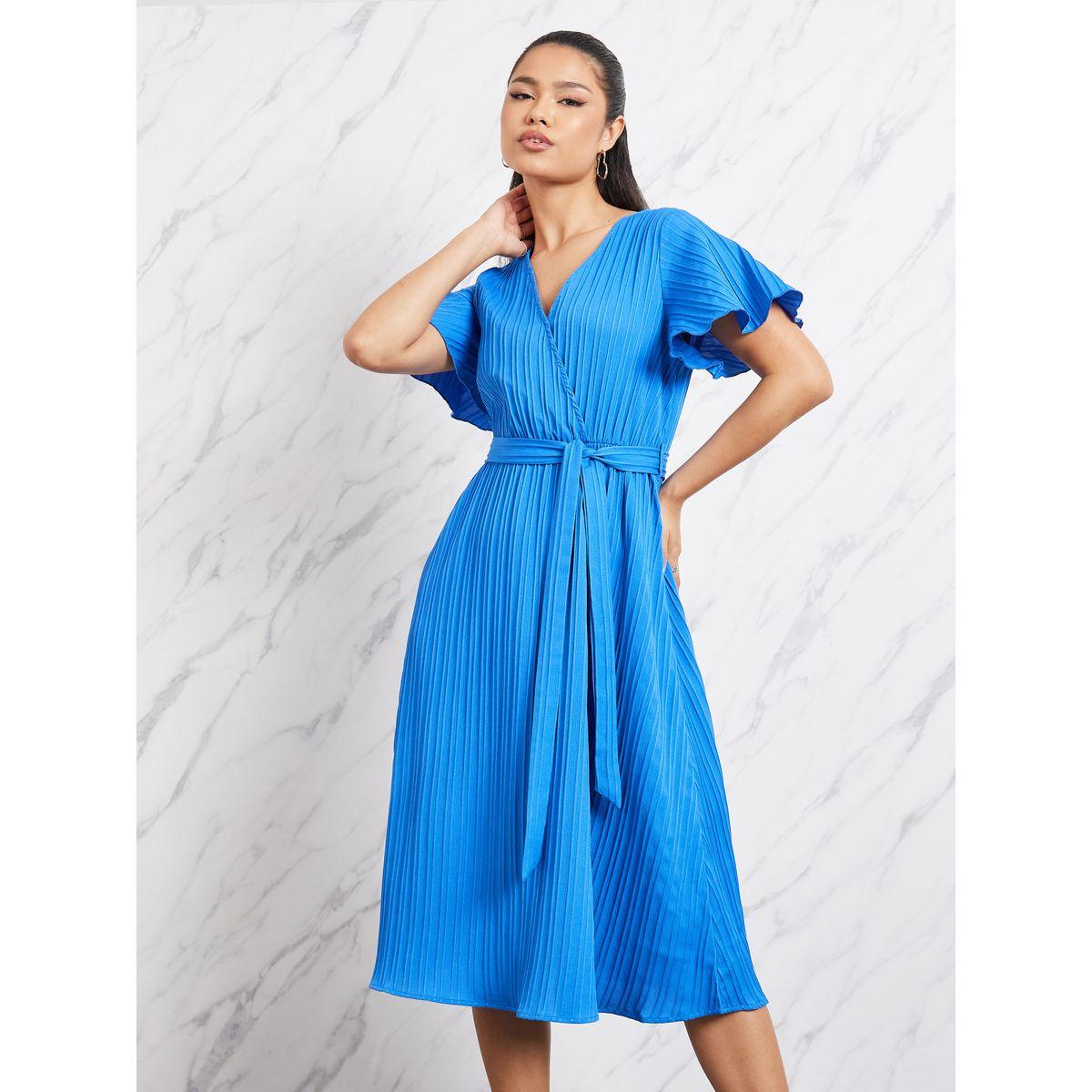 Styli Textured V Neck A-Line Midi Dress with Self Tie Up-women-clothing-dresses-image-2