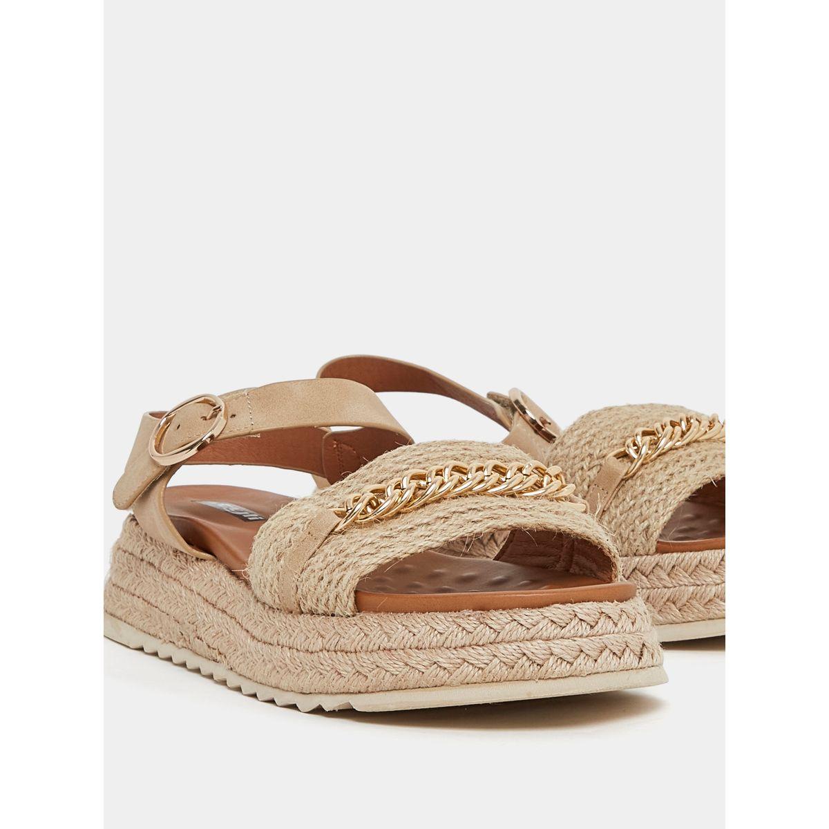 صندل فلات مزين بحلية معدنية وإبزيم غلق-women-shoes-sandals-flats-image-4