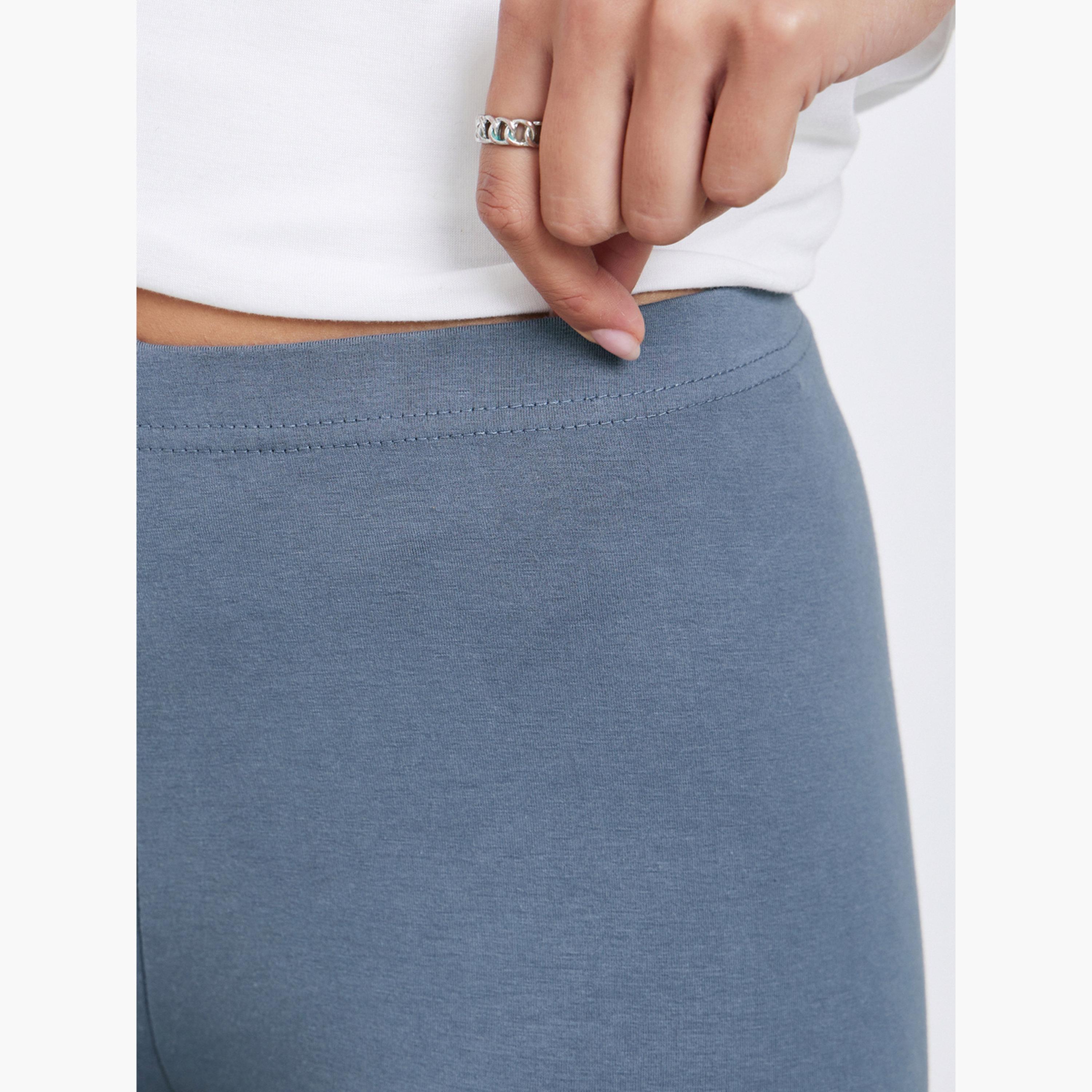 Styli Women Grey Plain Leggings with Badge Detail-women-clothing-bottoms-leggings-image-4