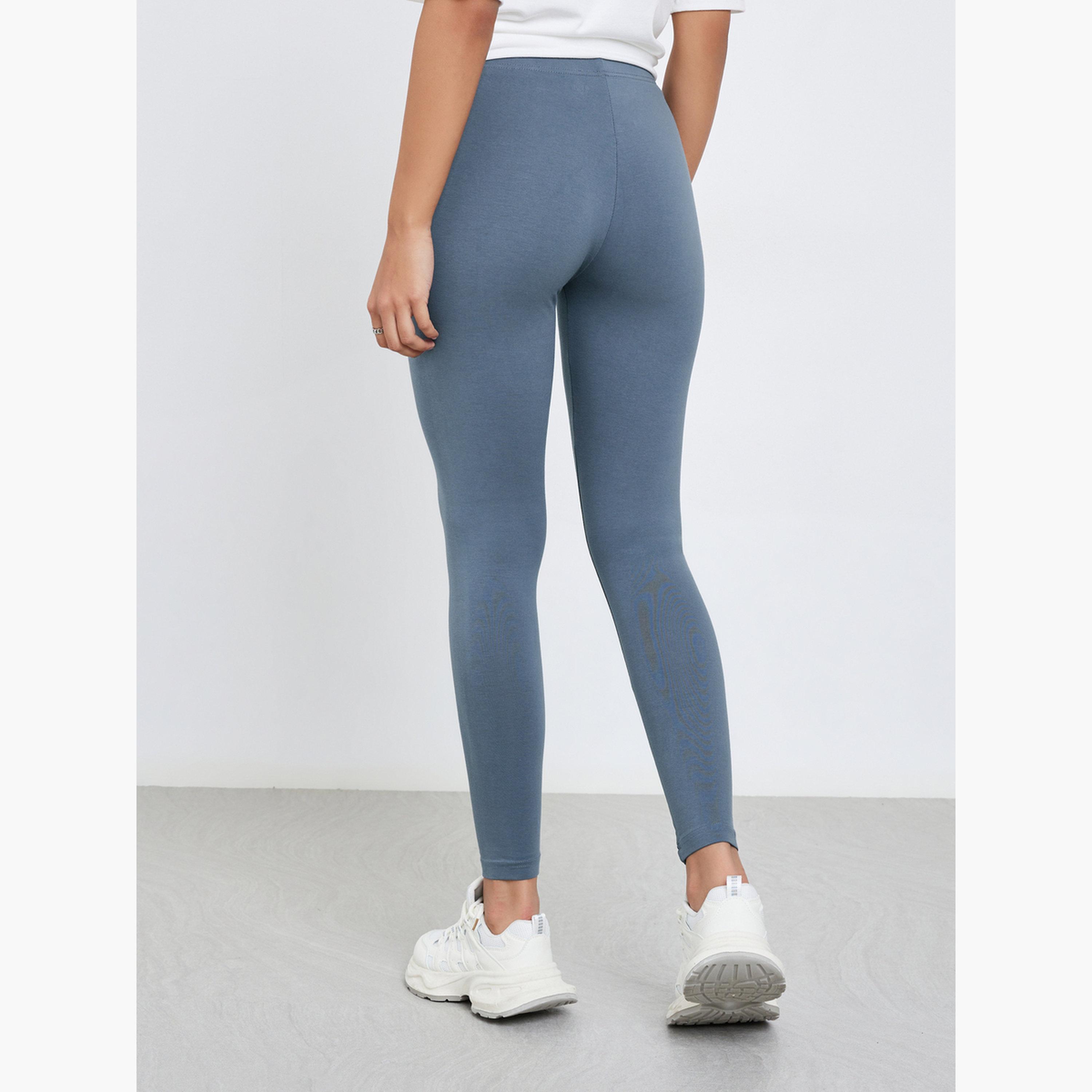 Styli Women Grey Plain Leggings with Badge Detail-women-clothing-bottoms-leggings-image-5