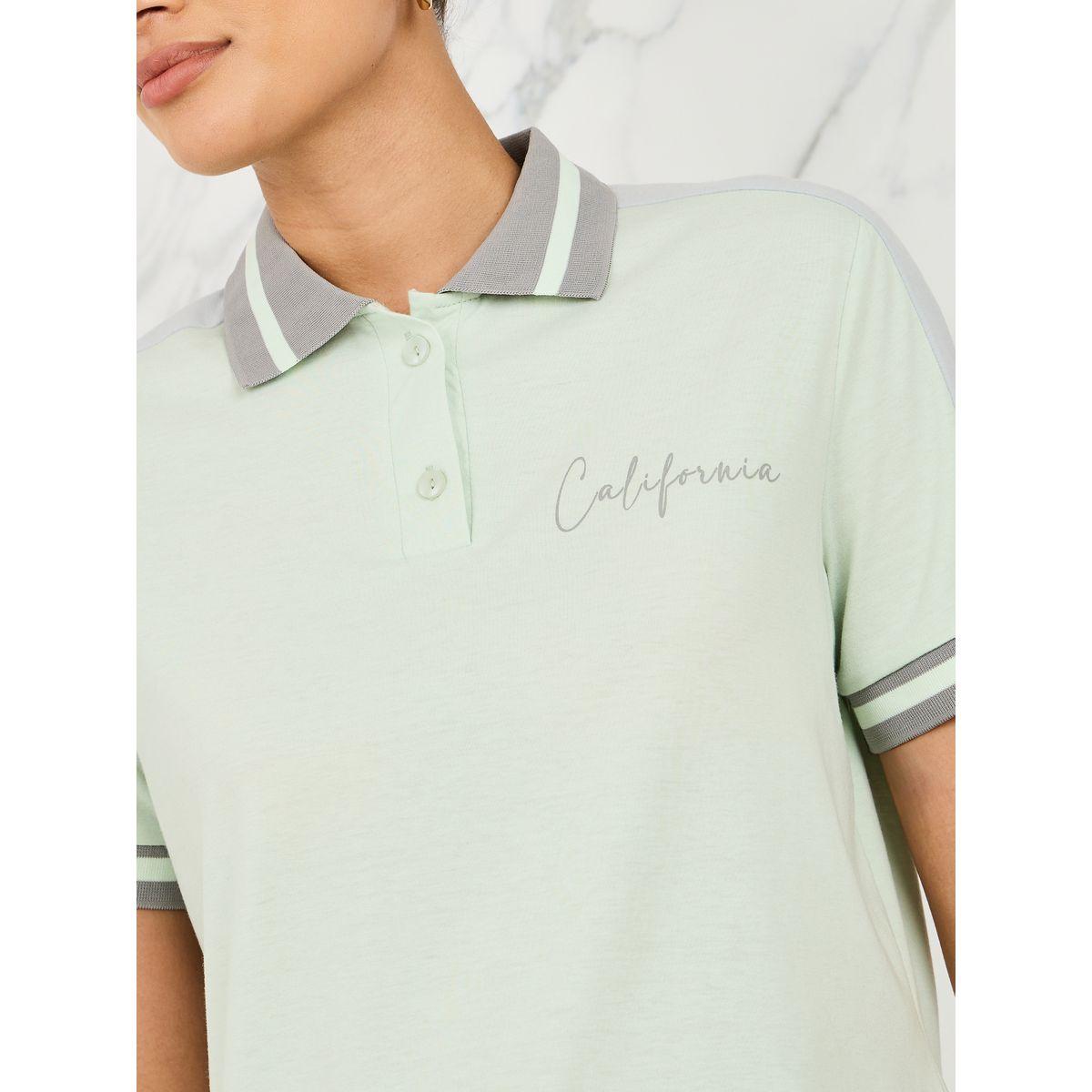 تيشيرت بياقة بولو وتداخلات مُتباينة-women-clothing-tshirts-image-4