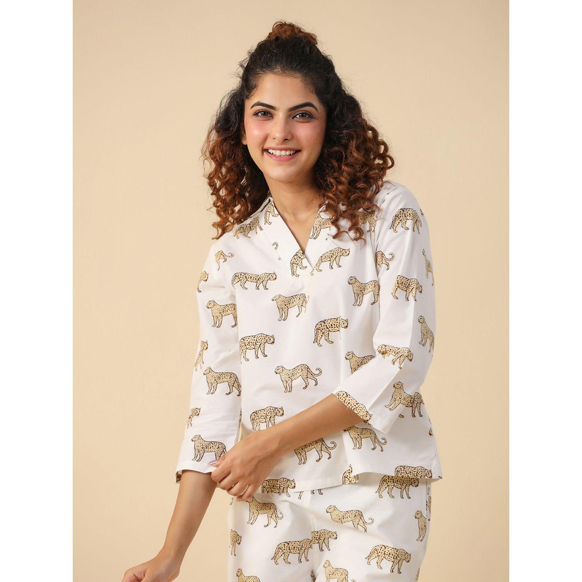 طقم من بنطال بيجاما مع بلوزة بطبعة فهد سانسكريتي هومز × ستايلي-women-clothing-nightwear-pyjamas-longsets-image-5