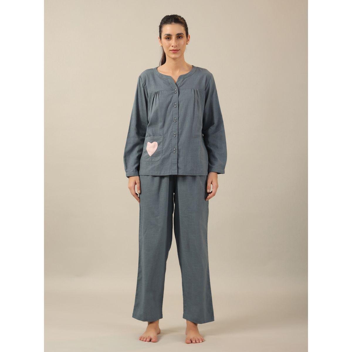 طقم من بنطال مع بلوزة بتفاصيل جيب سانسكريتي هومز × ستايلي-women-clothing-nightwear-pyjamas-longsets-image-1