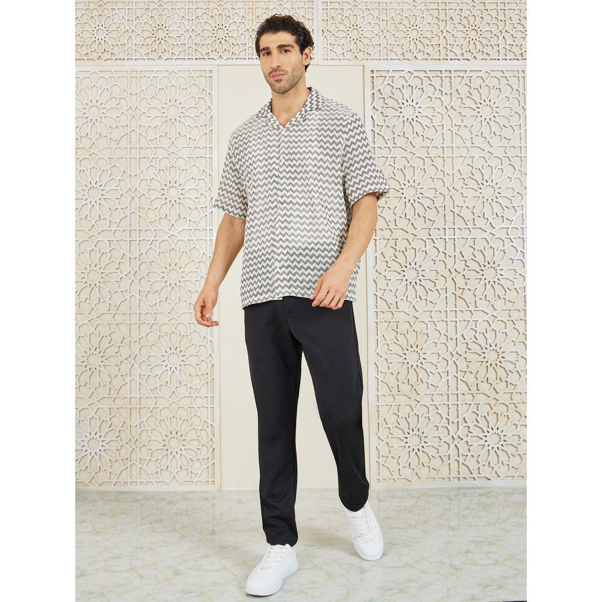 قميص محبوك بقصة مريحة وياقة ريزورت-men-clothing-shirts-image-2