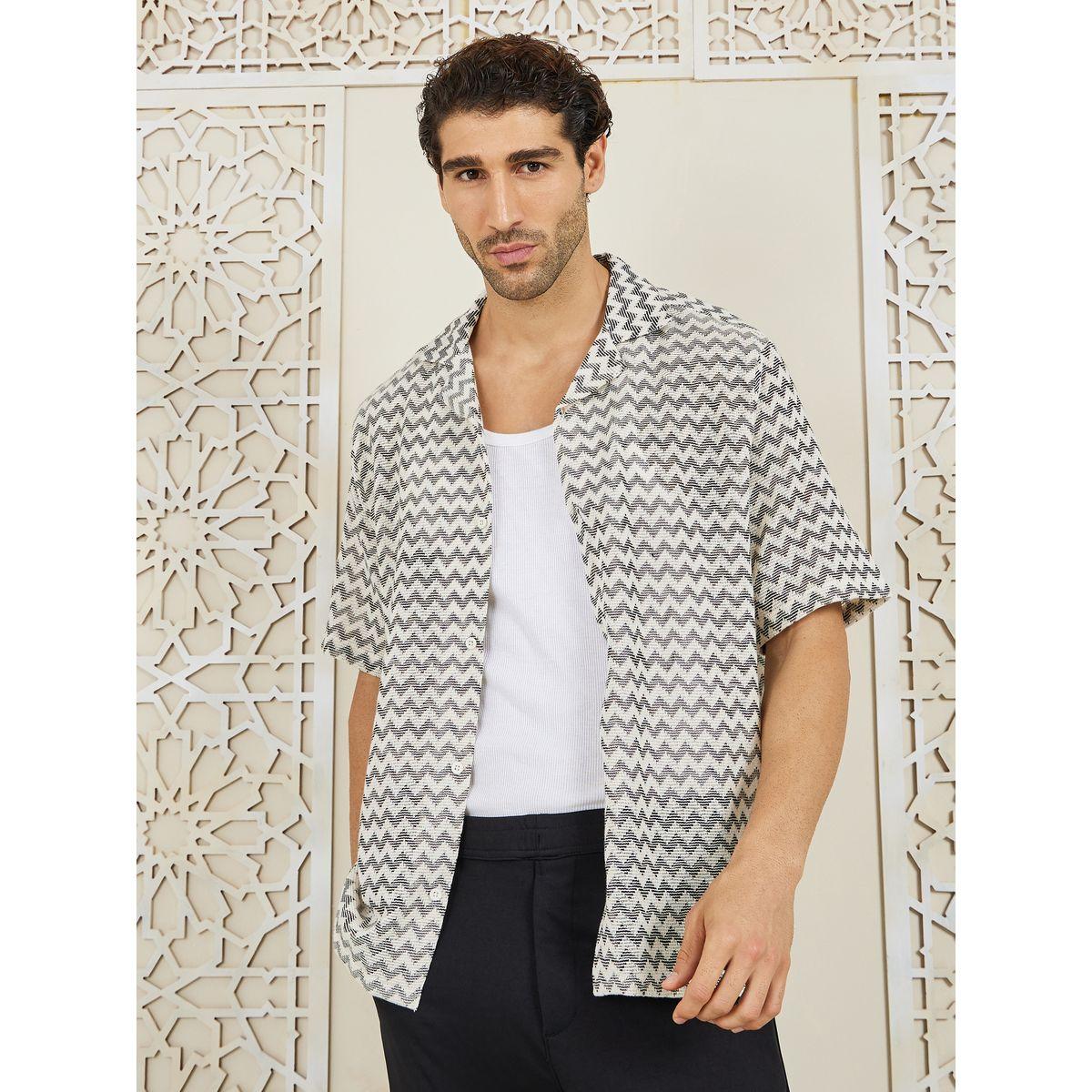 قميص محبوك بقصة مريحة وياقة ريزورت-men-clothing-shirts-image-3